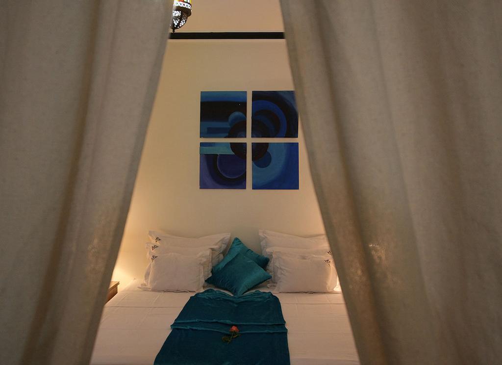 Riad De La Semaine Marakeş Oda fotoğraf