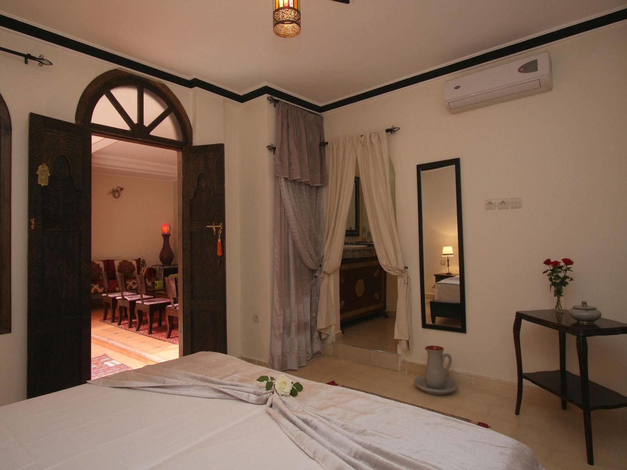 Riad De La Semaine Marakeş Dış mekan fotoğraf